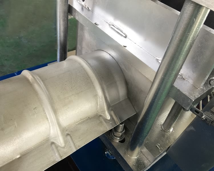 roof ridge making machine21