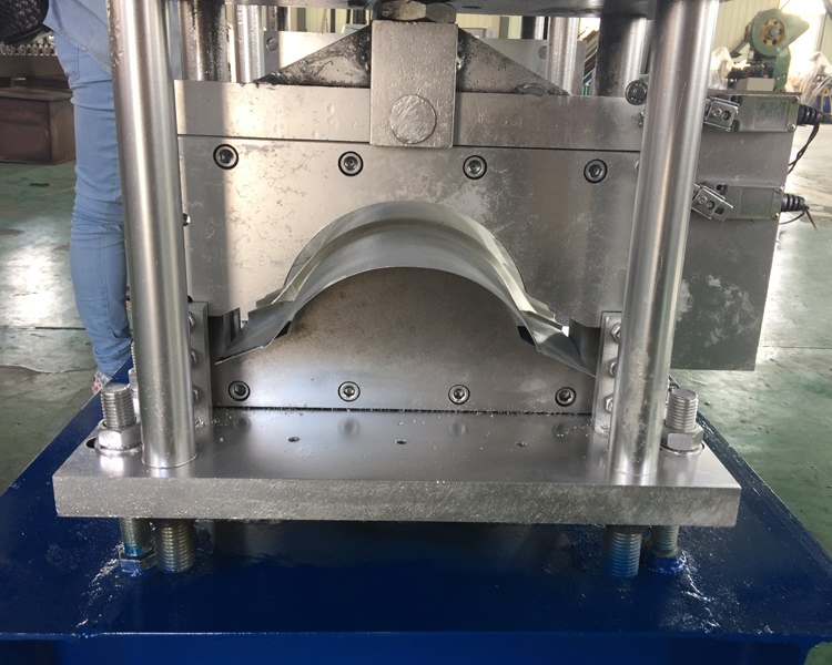 roof ridge making machine11