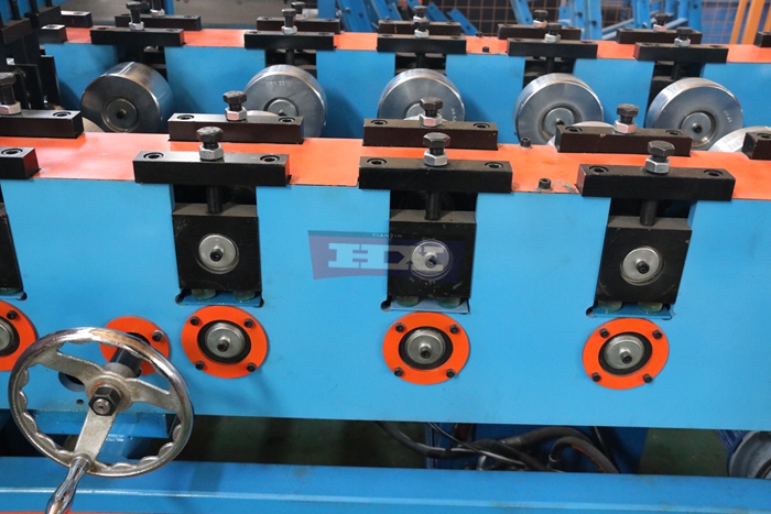 Haixing metal roof panel making machine with configurable automatic cutting system