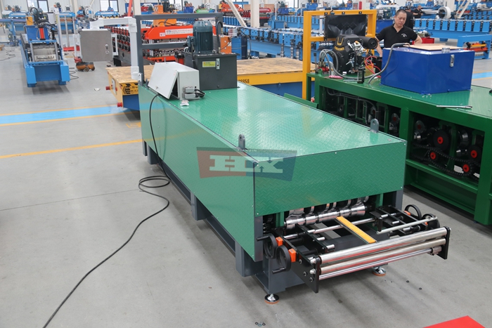 Haixing KR18 seam panel machine for customized aluminum standing seam roofing manufacturing