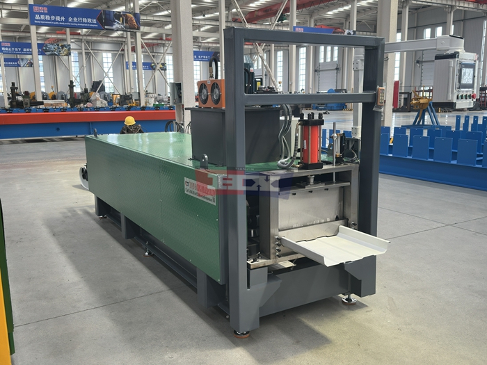 Haixing KR18 aluminum standing seam roofing machine with progressive forming rollers