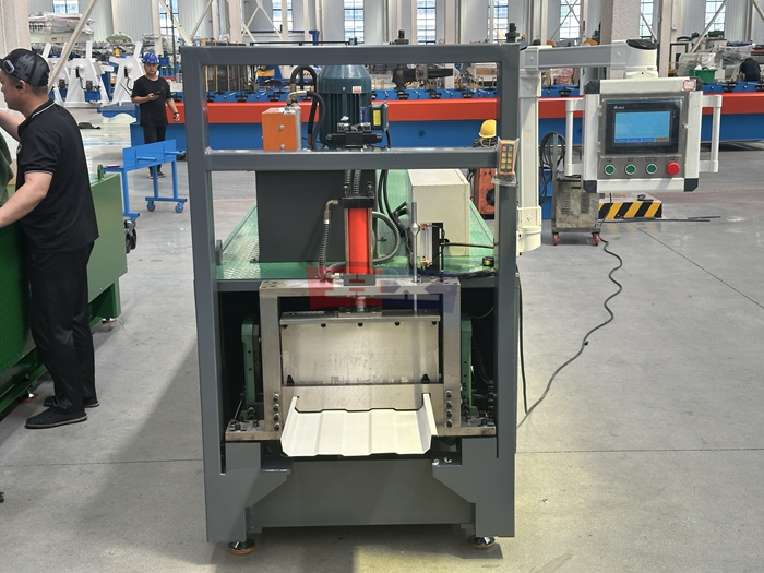 Haixing KR18 metal roof seam panel machine for consistent standing seam edge forming