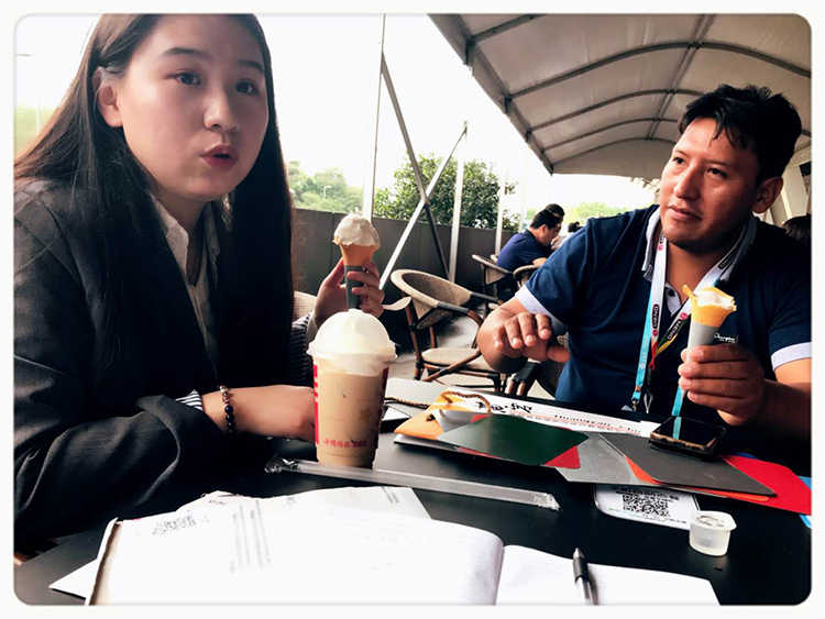 We met with customers at the Canton Fair.