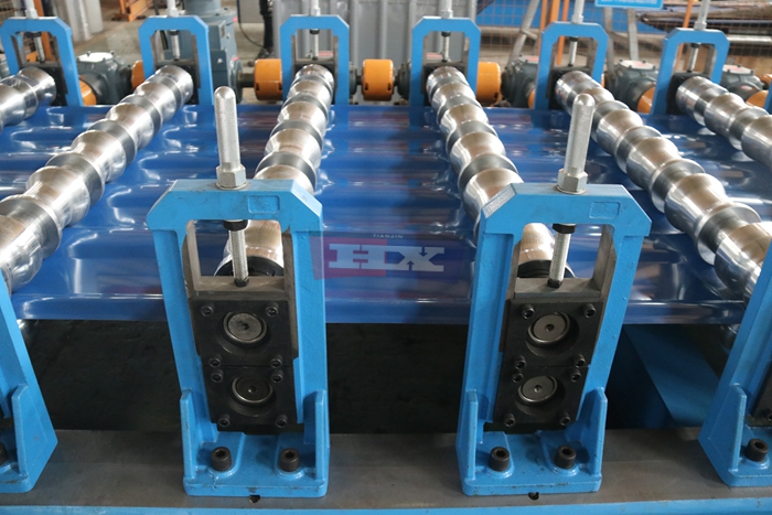 Haixing glazed metal tile forming machine for steel roofing production