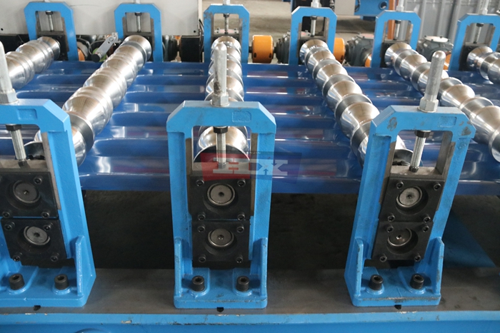 Haixing glazed metal roofing machine for customized tile profiles