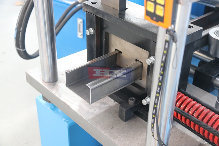 Haixing steel C purlin production equipment with progressive roll forming system