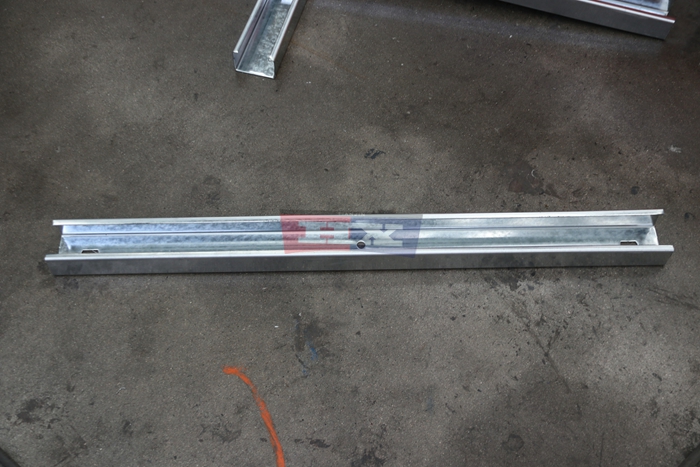 Haixing automatic C U purlin forming machine for C shaped and U shaped steel profiles