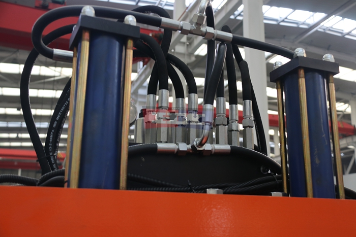 Haixing adjustable C U purlin forming equipment for different steel profile dimensions
