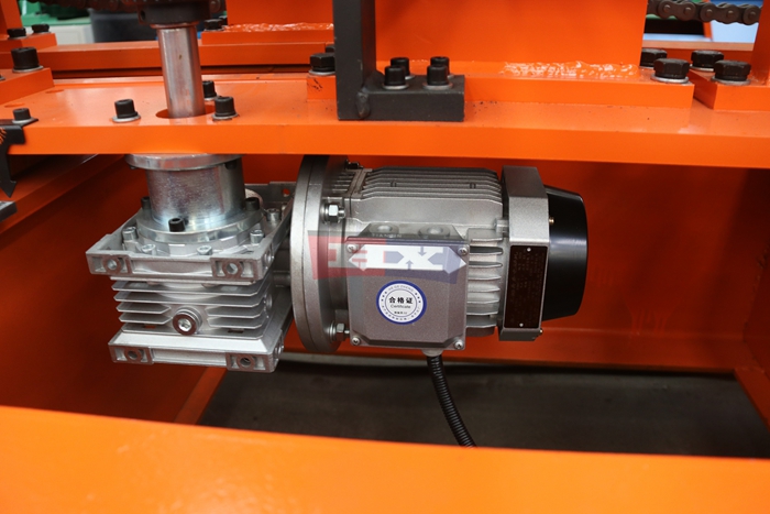 Haixing automatic C U profile changeover forming equipment for C purlins and U channels