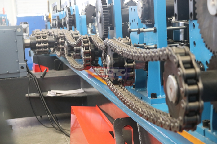 Haixing automatic C and U steel purlin manufacturing equipment with profile changeover