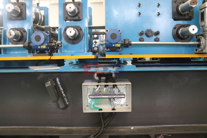 Haixing automatic C Z steel purlin production machine for warehouse and factory construction