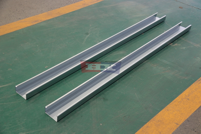 Haixing automatic CZ purlin machine for different C and Z steel section dimensions