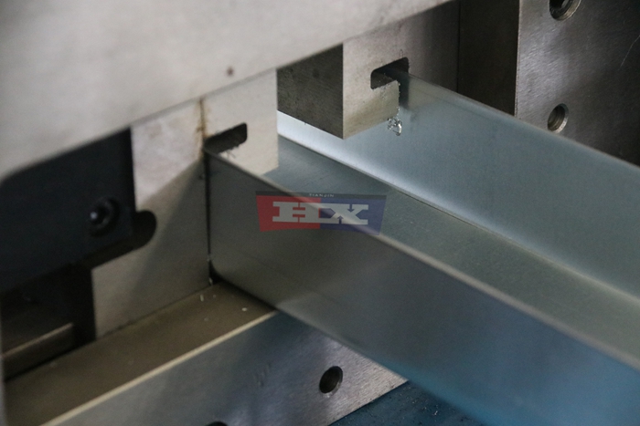 Haixing automatic C U steel purlin forming machine with adjustable profile dimensions