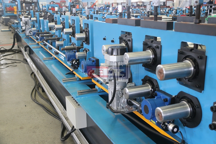 Haixing automatic C U purlin changeover machine for customized steel building profiles