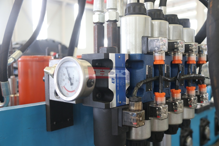 Haixing customized automatic C U purlin roll forming machine for structural steel profiles