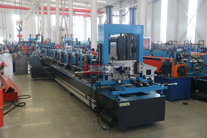 Haixing C Z purlin production equipment with progressive steel roll forming process