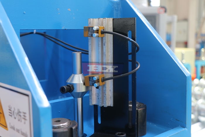 Haixing automatic roofing sheet roll forming equipment for factories