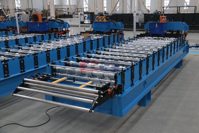 Haixing glazed steel roof sheet machine for stepped metal roofing panel manufacturing