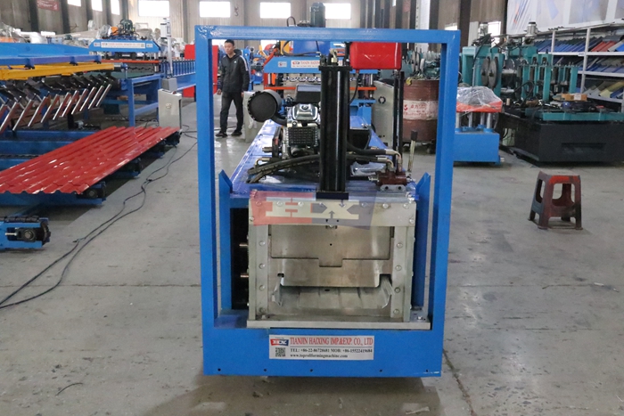 Haixing KR18 metal roof forming machine for standing seam roofing panel manufacturing