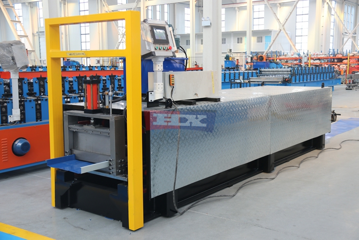 Haixing KR24 seam panel machine for customized aluminum standing seam roofing production