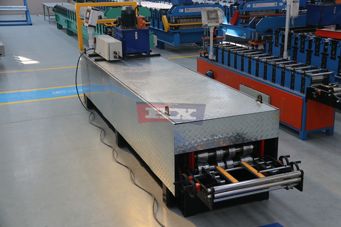 Haixing KR24 standing seam panel forming machine for metal roof sheet production