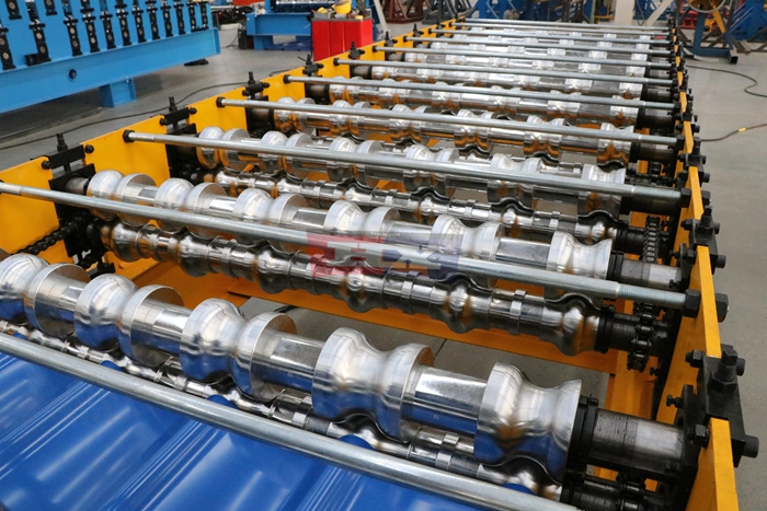 Haixing customized step tile roll forming equipment for metal roof tile profile production