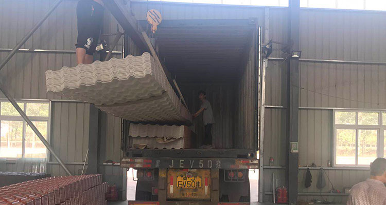 pvc roof tile packing and transport2