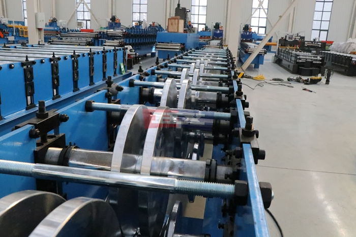Haixing metal gutter production machine with configurable PLC control and cutting options