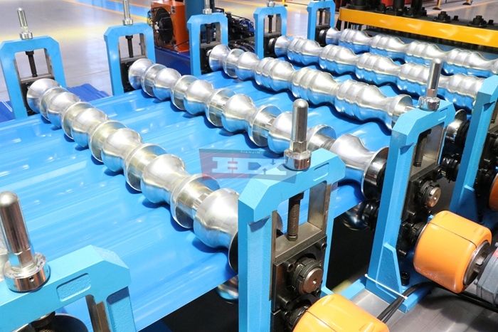 Haixing high speed gearbox roof tile machine for customized glazed metal roofing profiles