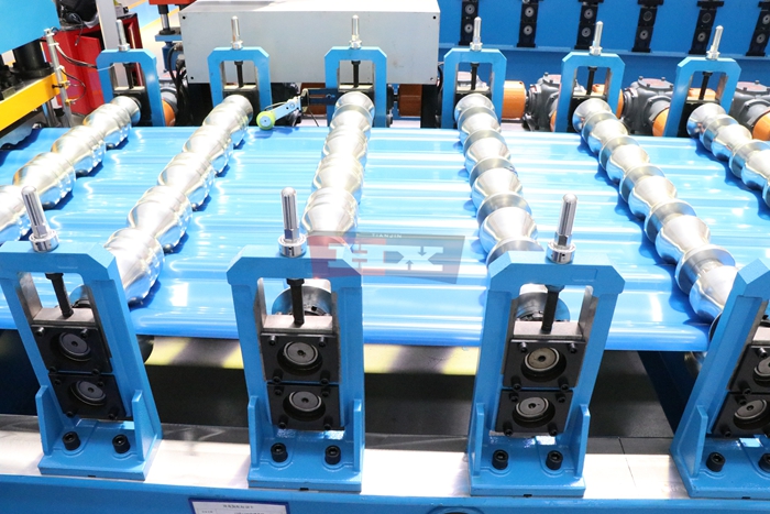Haixing high speed glazed metal roof tile production equipment with roll forming and step pressing