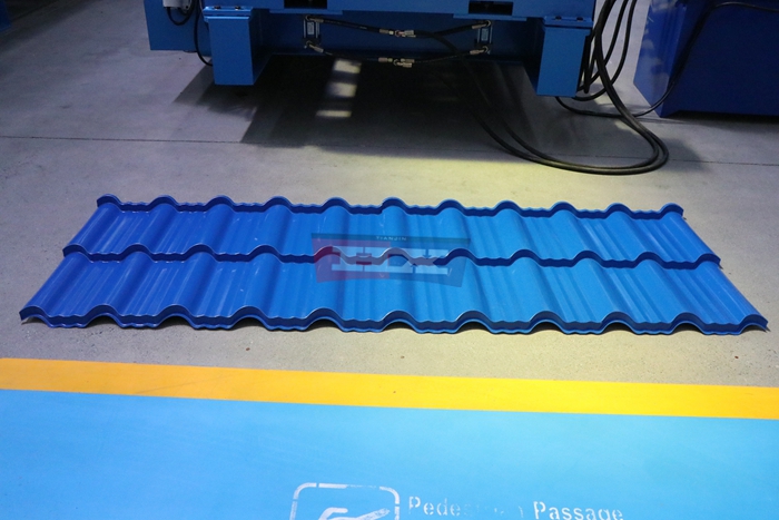 Haixing gearbox driven glazed roof tile machine for high speed metal roofing sheet production