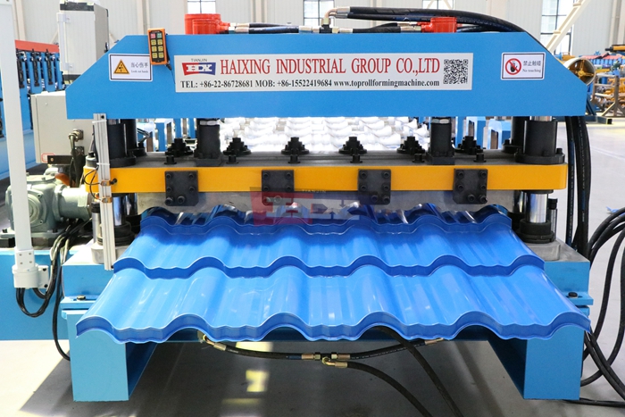 Haixing high speed metal roof tile roll forming machine for customized glazed roofing sheet production