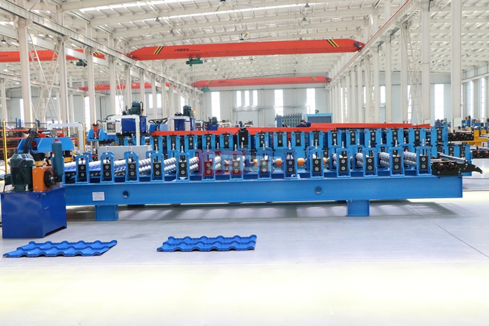 Haixing high speed roof tile roll forming machine with gearbox drive for customized metal roofing production