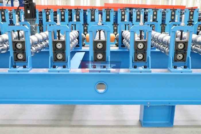 Haixing gearbox driven roof tile roll forming machine with middle plate construction