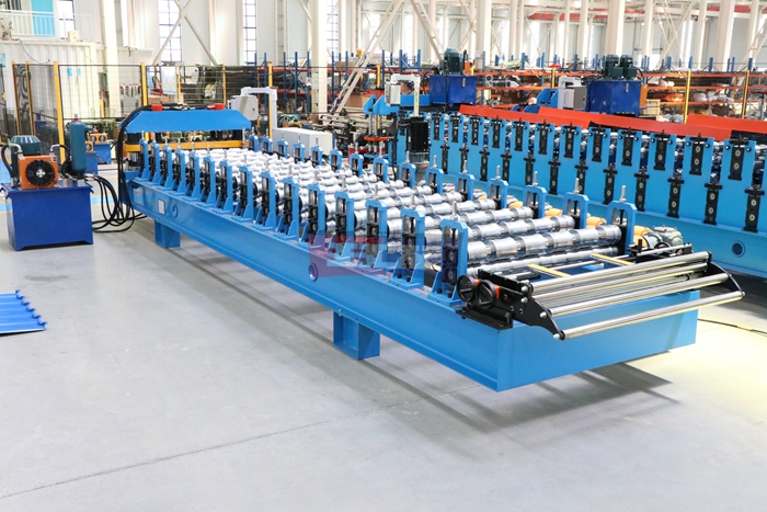 Haixing high speed glazed tile roll forming machine for customized metal roofing tile manufacturing