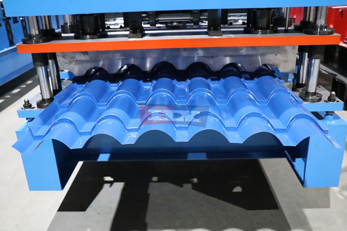 Haixing steel roofing tile forming machine with metal roof tile step pressing process