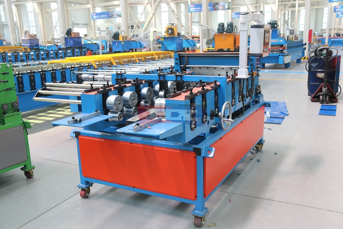 Haixing customized low standing seam roof panel machine for architectural metal roofing