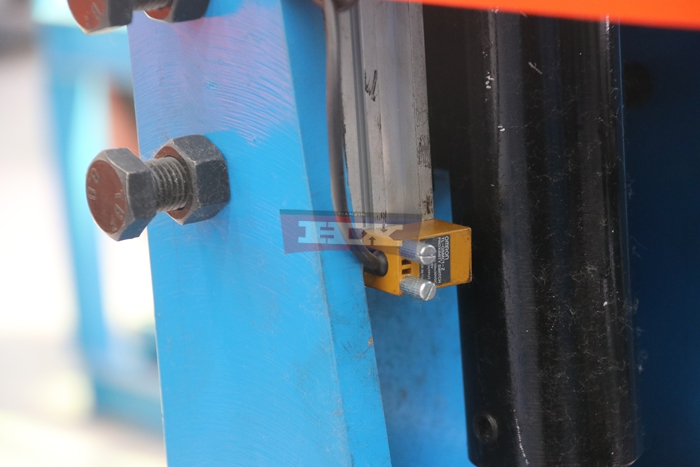 Haixing low standing seam roof panel machine for metal roofing production