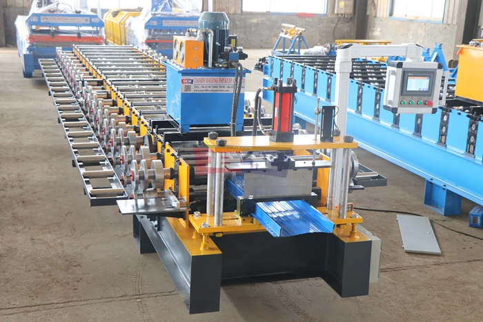 Haixing customized snap lock roofing panel roll forming machine for metal roof profiles
