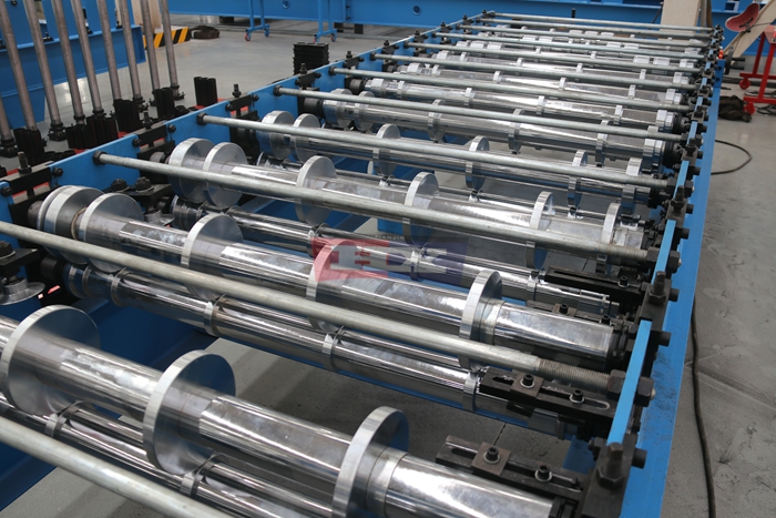 Haixing wall panel roll forming machine for metal wall cladding production