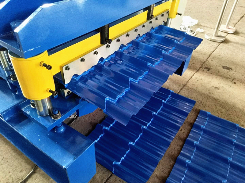 Glazed roof roll forming machines